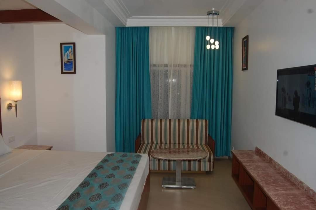 Hotel Karai Pondicherry Exterior photo